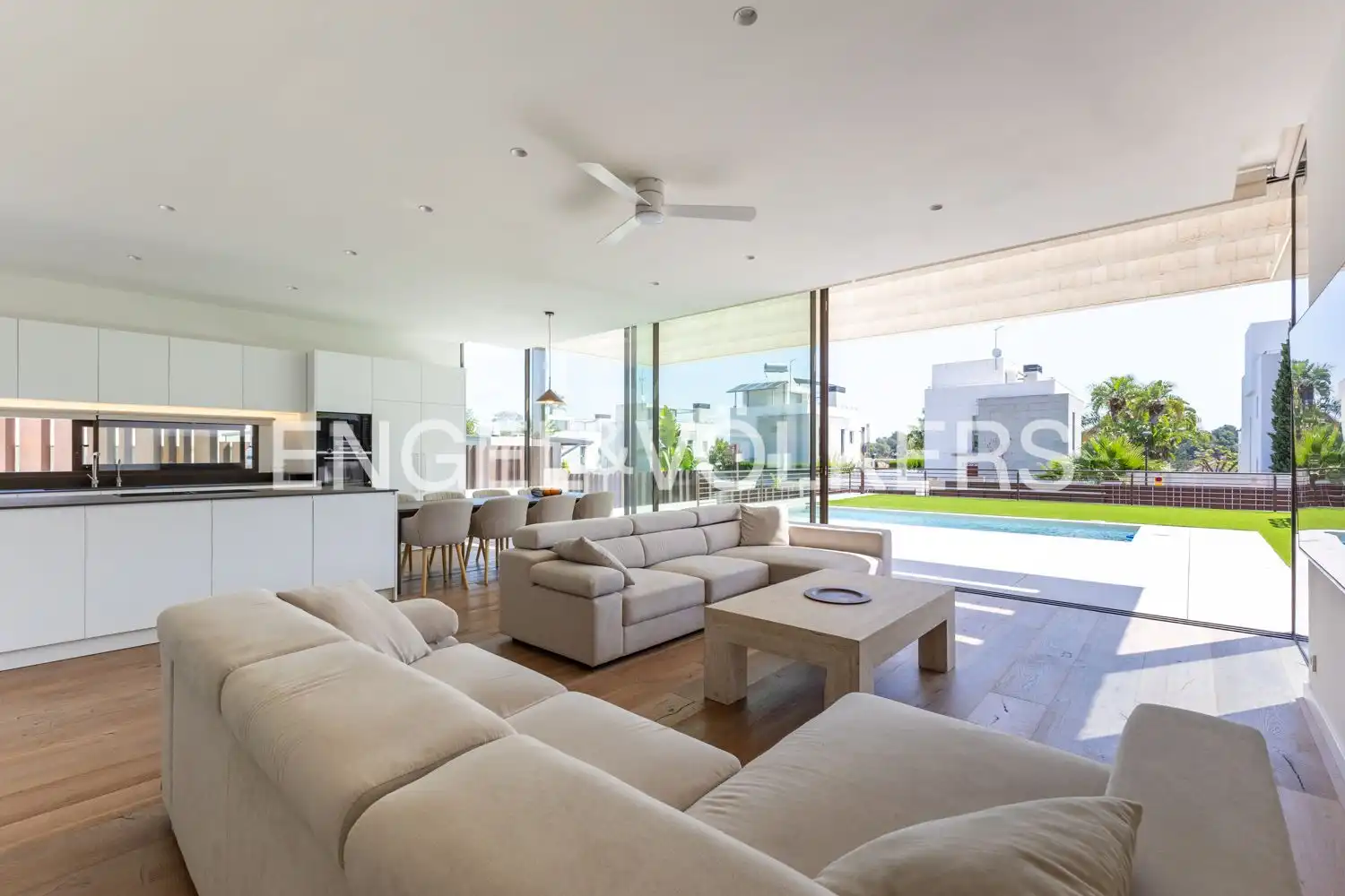 Sala d'estar de Casa o xalet en venda en Godella amb Aire condicionat, Calefacció i Jardí privat