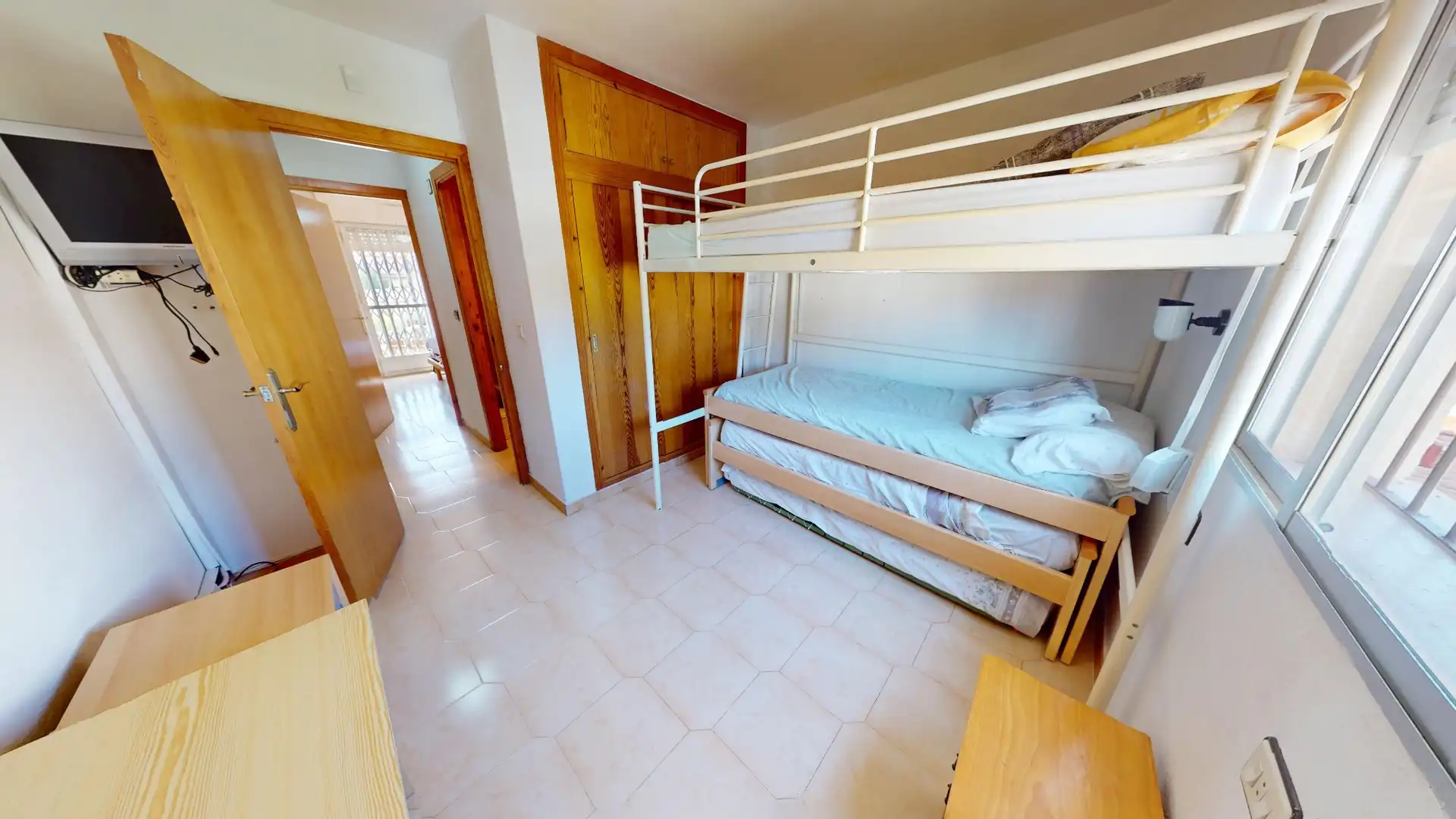 Dormitori de Casa o xalet en venda en Los Alcázares amb Aire condicionat, Terrassa i Moblat