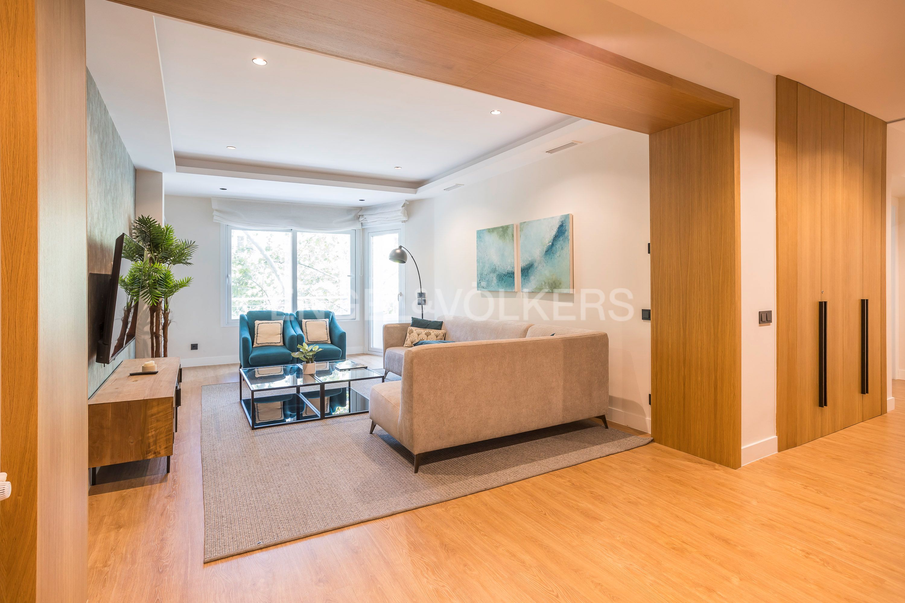 Living room of Flat for sale in  Madrid Capital  with Air Conditioner, Heating and Parquet flooring