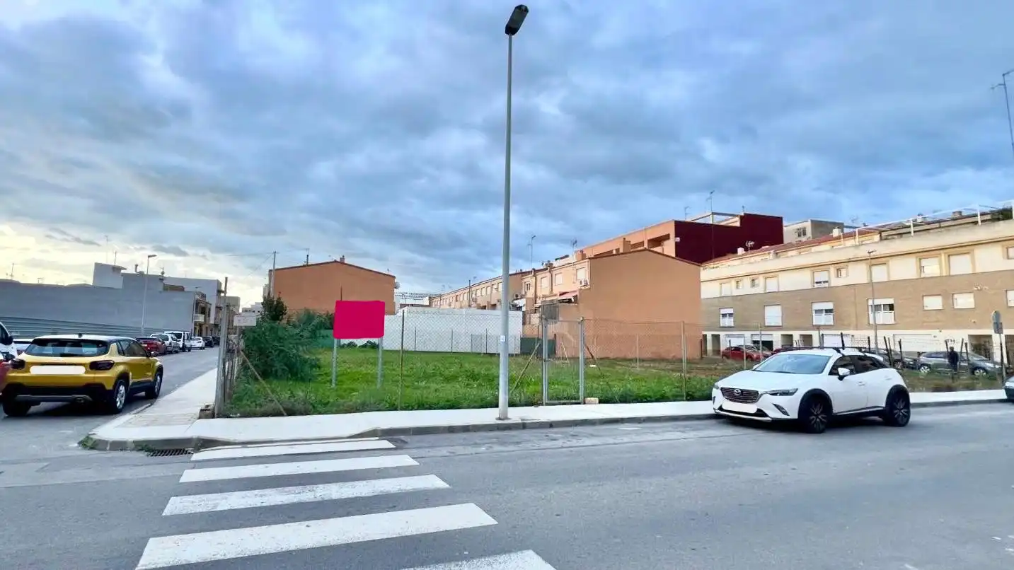 Wohnbaugrundstück zum Verkauf in Carrer d'Enric Valor, imagen 3
