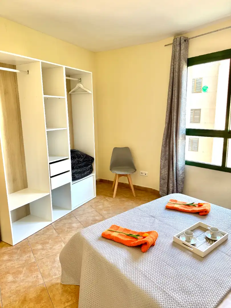 Habitación de Apartamento de alquiler en Salou con Terraza, Amueblado y Horno