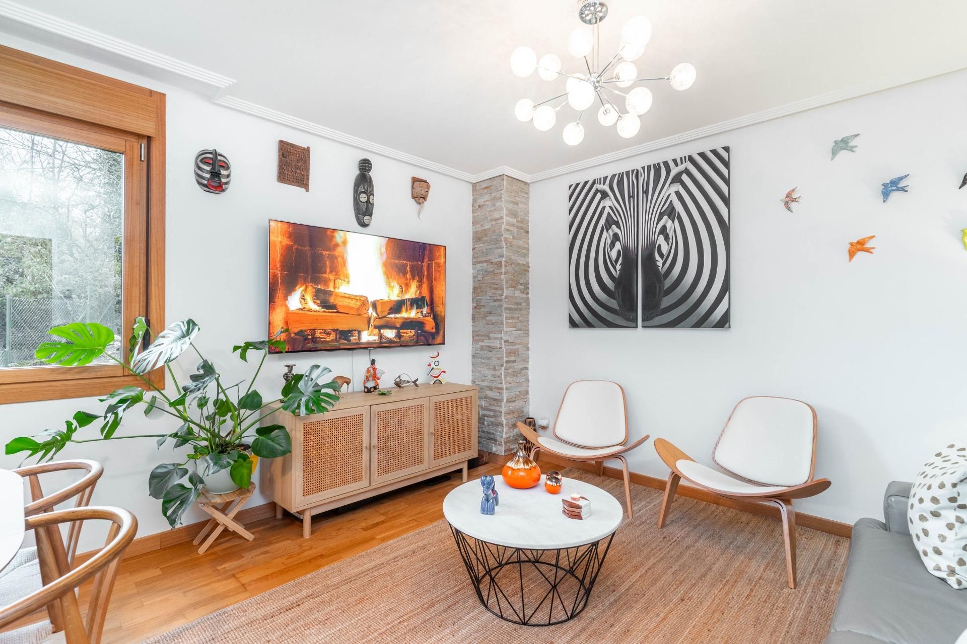 Living room of Flat for sale in Oviedo   with Heating, Private garden and Parquet flooring