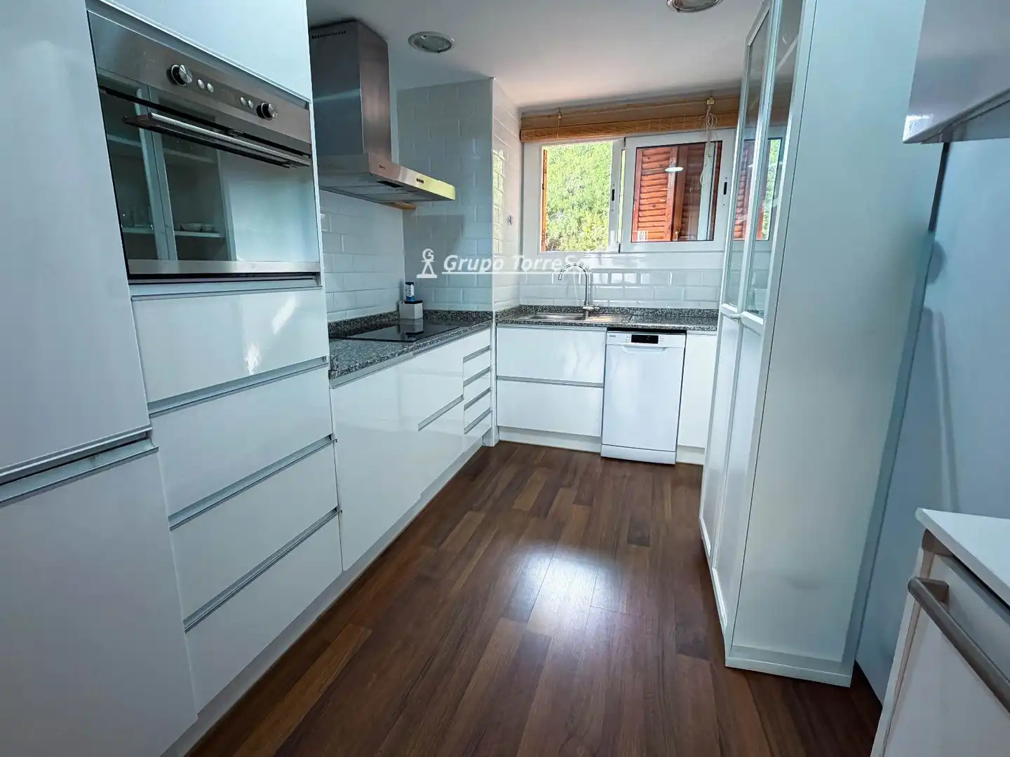 Kitchen of Flat for sale in El Vendrell  with Terrace, Swimming Pool and Furnished