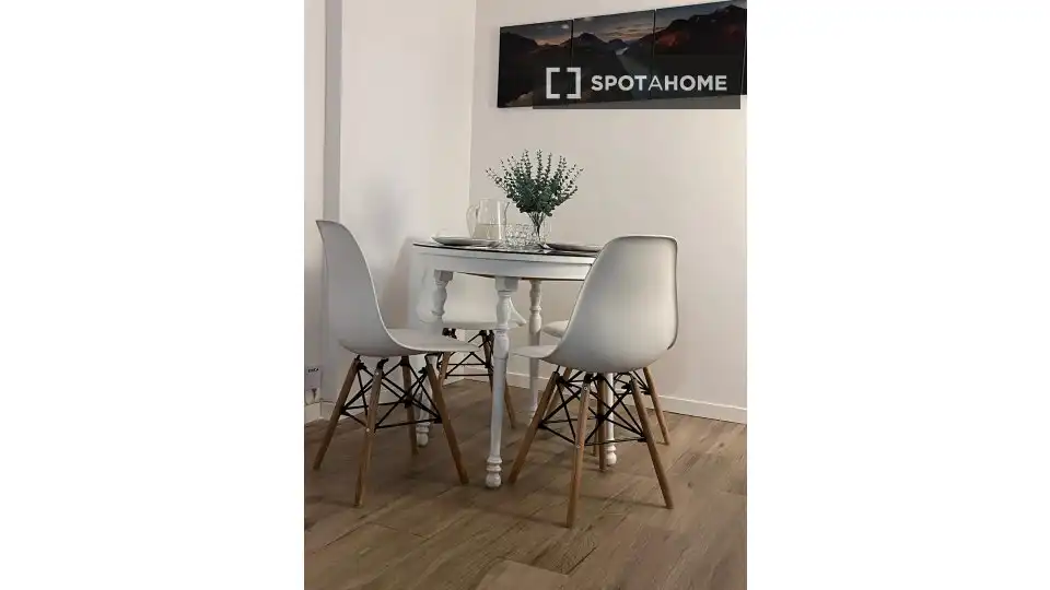 Comedor de Piso de alquiler en Alcalá de Henares con Aire acondicionado, Calefacción y Amueblado