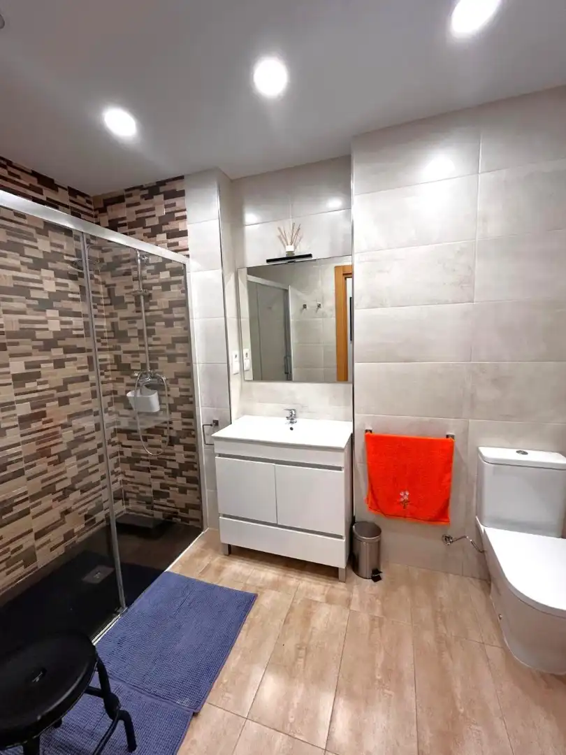 Badezimmer von Einfamilien-Reihenhaus zur Miete in Alhaurín El Grande mit Klimaanlage, Terrasse und Abstellraum