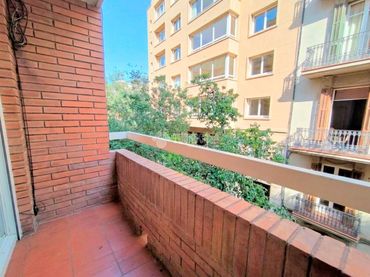 Piso con balcón en venta en Sants - Montjuïc