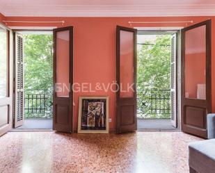 Vista exterior de Apartament en venda en  Barcelona Capital amb Aire condicionat, Calefacció i Balcó