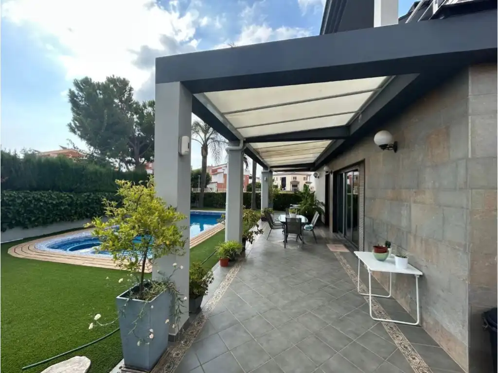 Terrassa de Casa o xalet en venda en Gandia amb Aire condicionat, Jardí privat i Terrassa