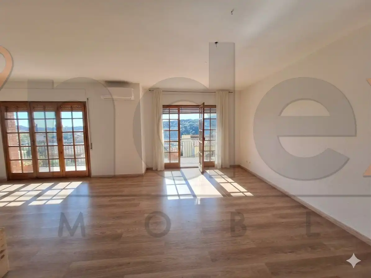 Sala de estar de Casa o chalet en venta en Arenys de Mar con Calefacción, Jardín privado y Parquet