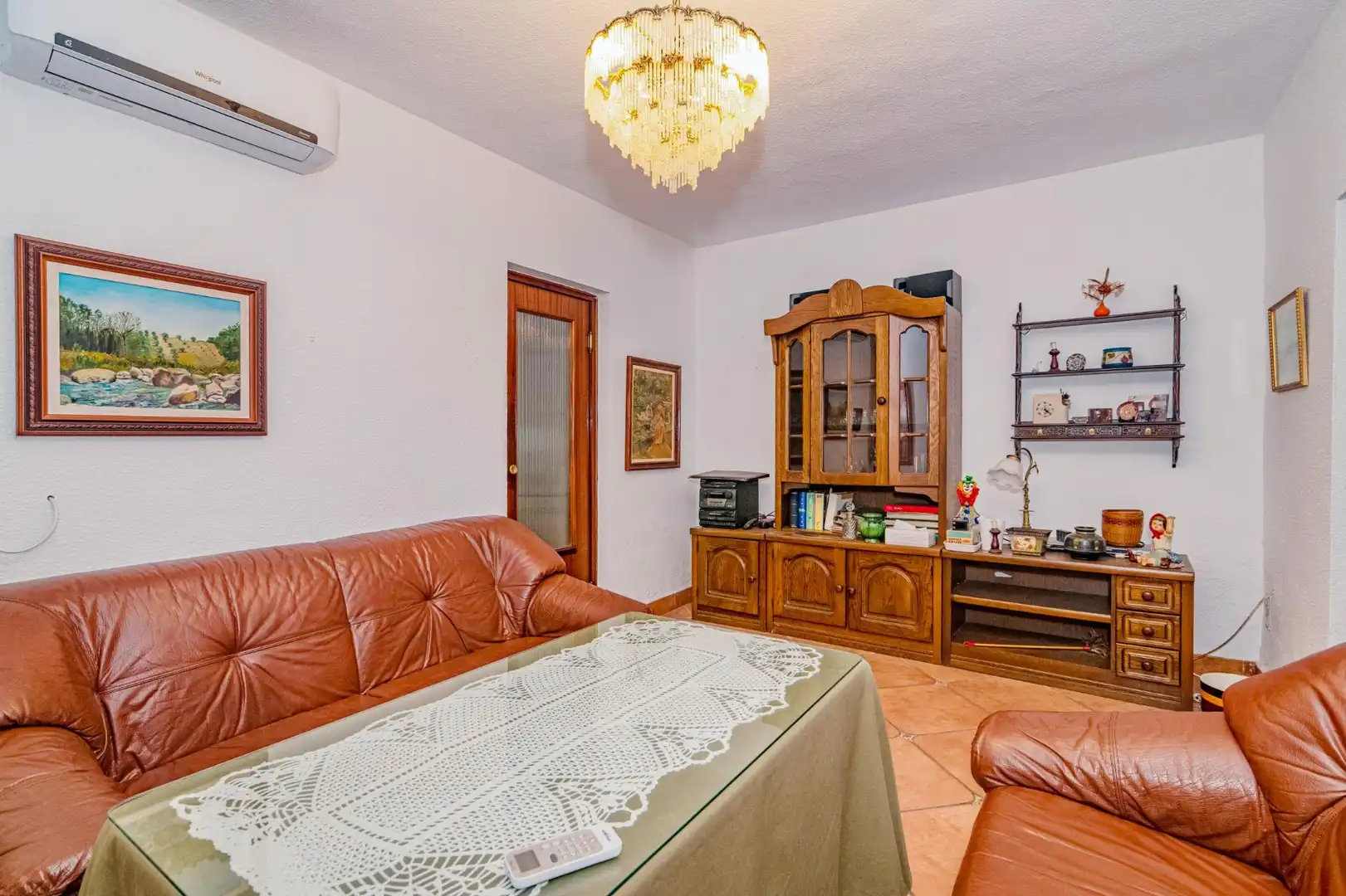 Sala de estar de Casa o chalet en venta en Granada con Aire acondicionado, Calefacción y Jardín privado