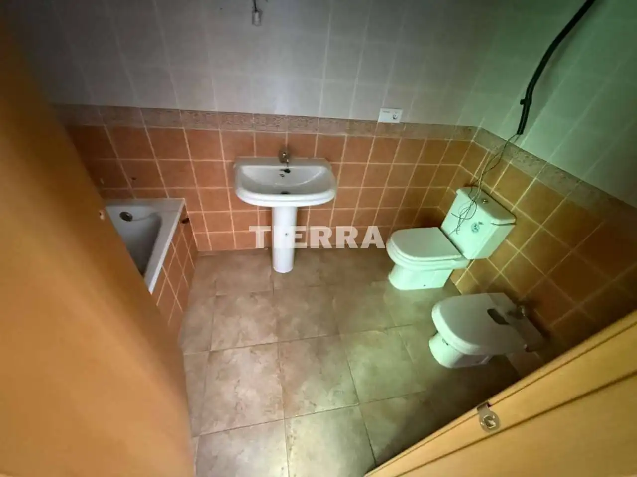 Baño de Piso en venta en Salinas con Piscina comunitaria