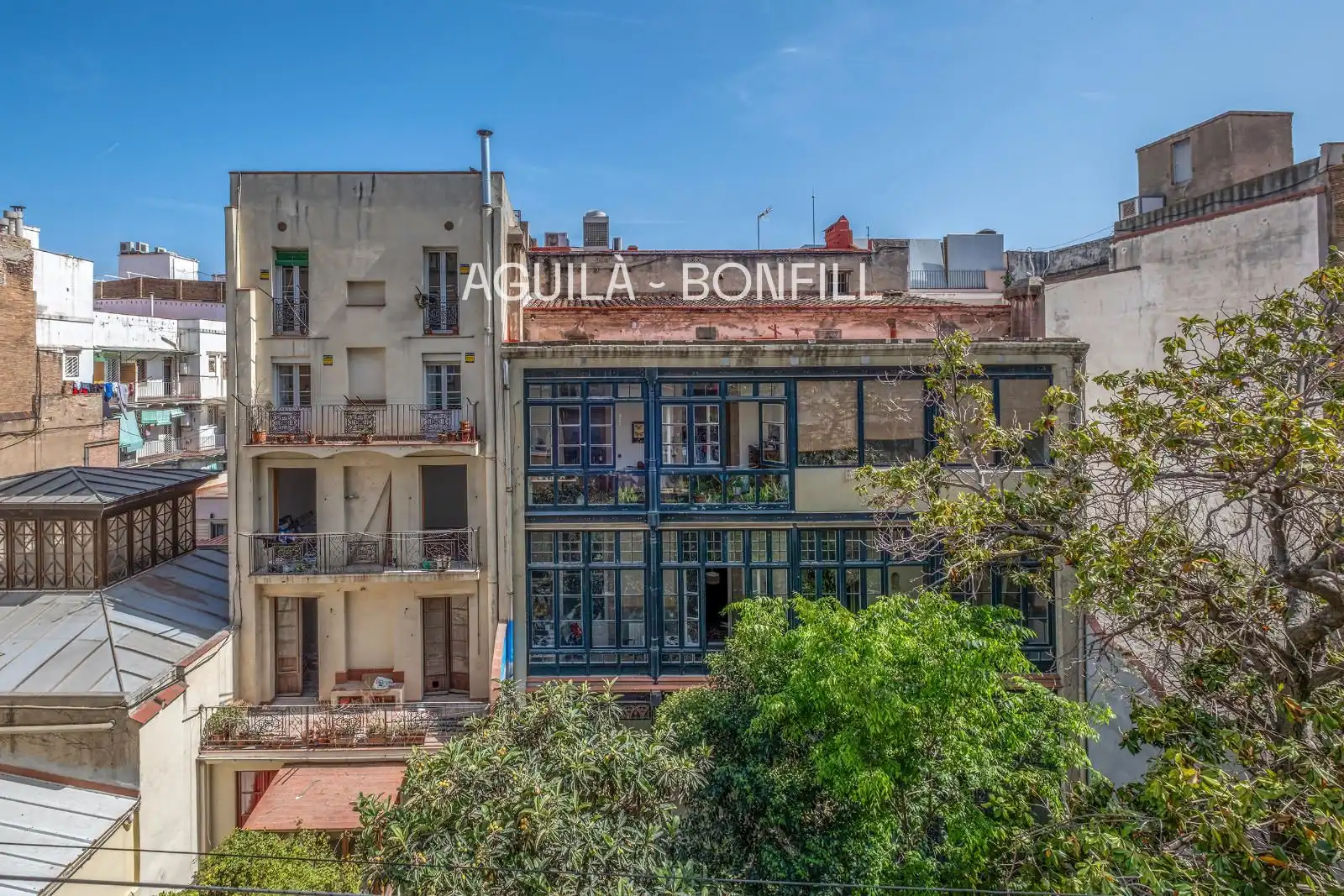 Außenansicht von Wohnung zum Verkauf in Barcelona mit Klimaanlage, Heizung und Parkett
