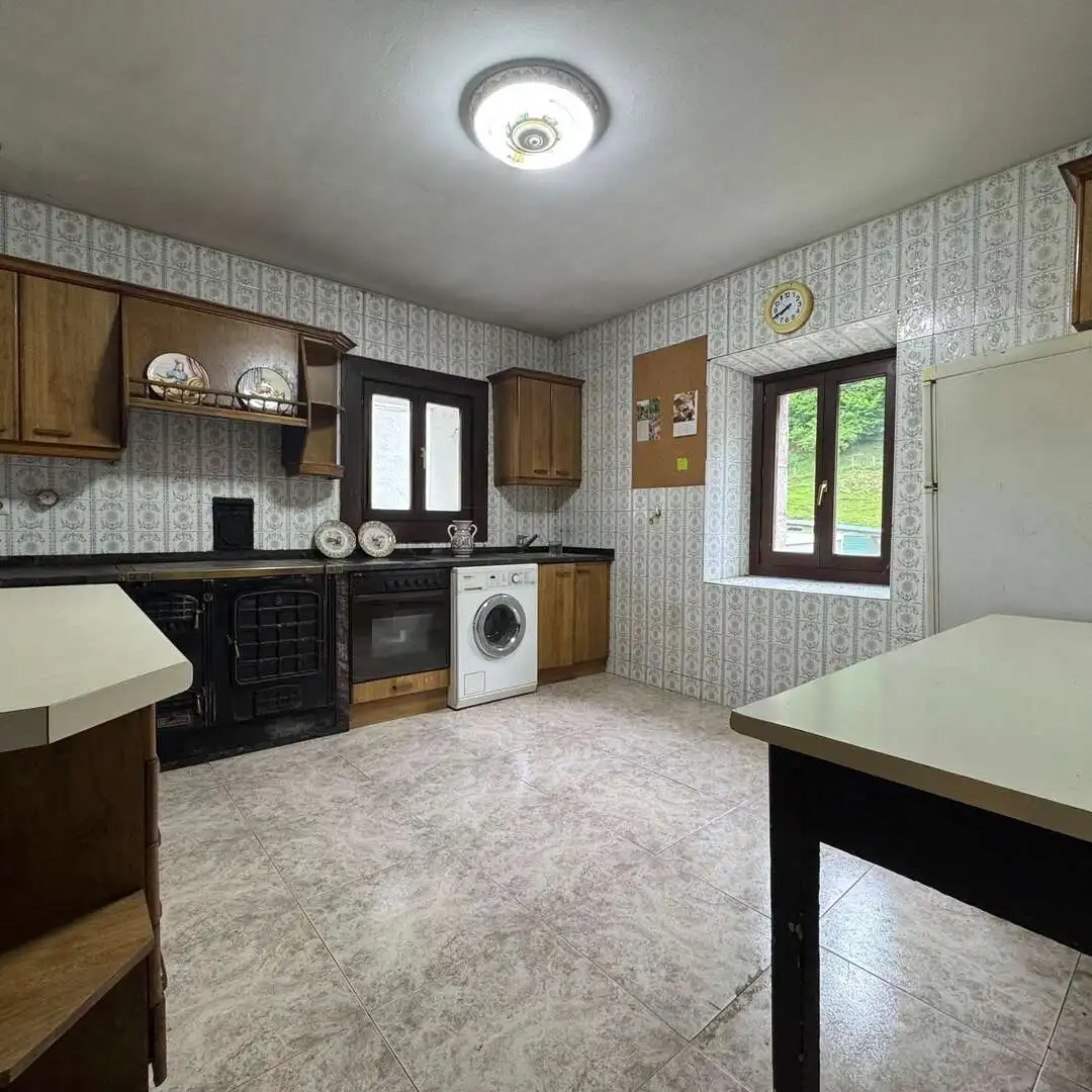 Cocina de Finca rústica en venta en Berrobi con Calefacción, Jardín privado y Trastero