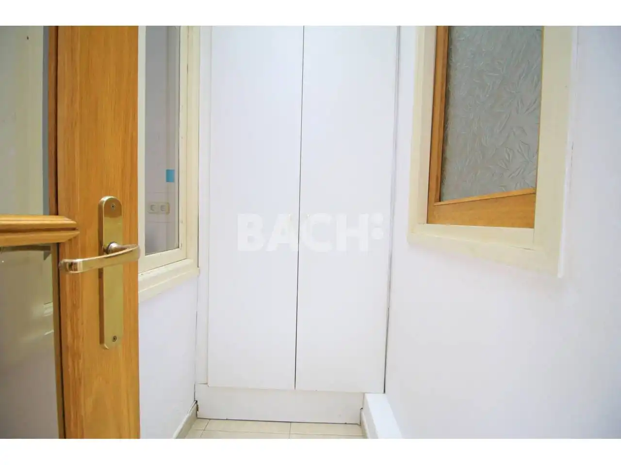 Flat for sale in Vic  with Heating and Balcony