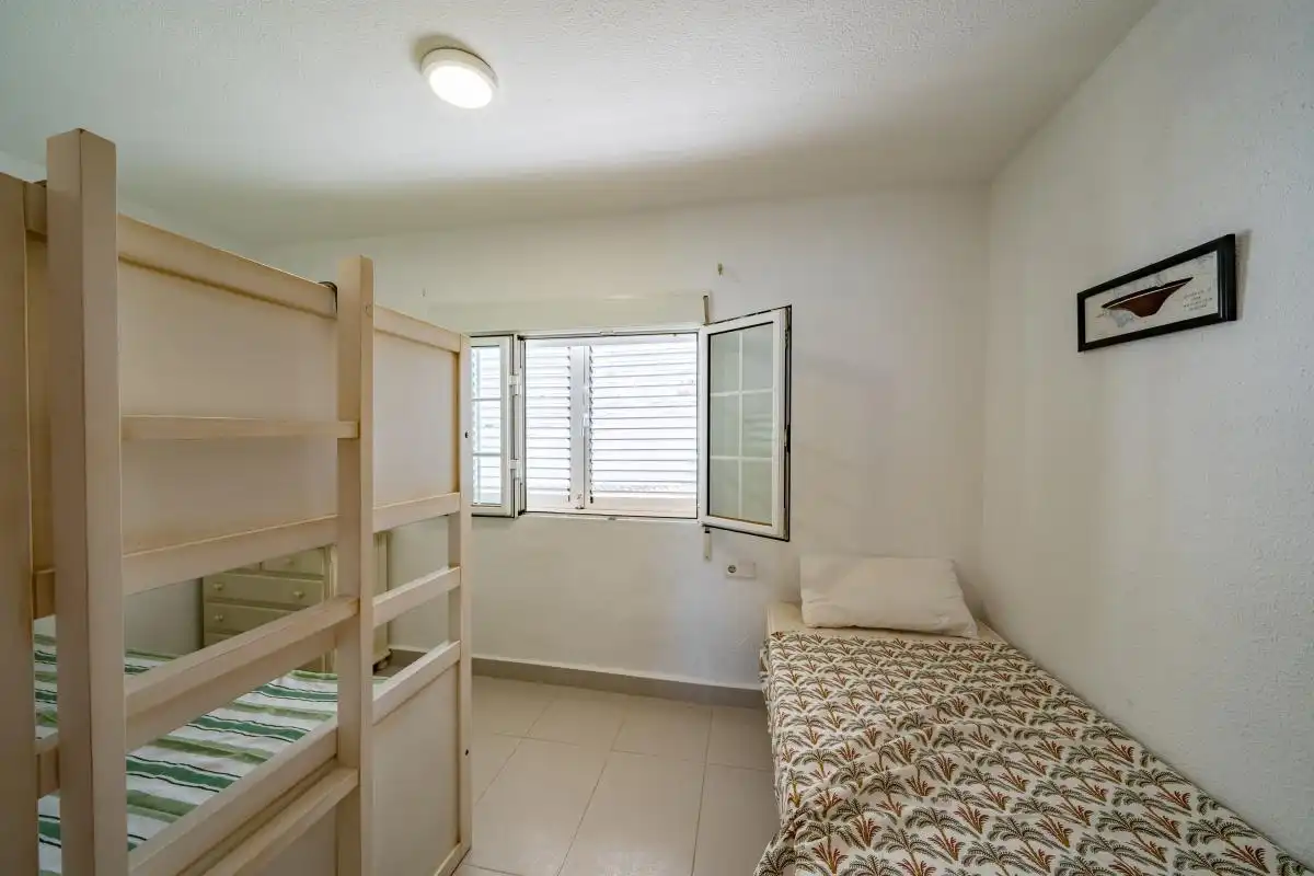 Habitación de Casa adosada en venta en Orihuela con Calefacción, Jardín privado y Piscina