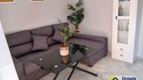 Foto 2 von Erdgeschoss zur Miete in Avenida Andasol, Costabella, Marbella