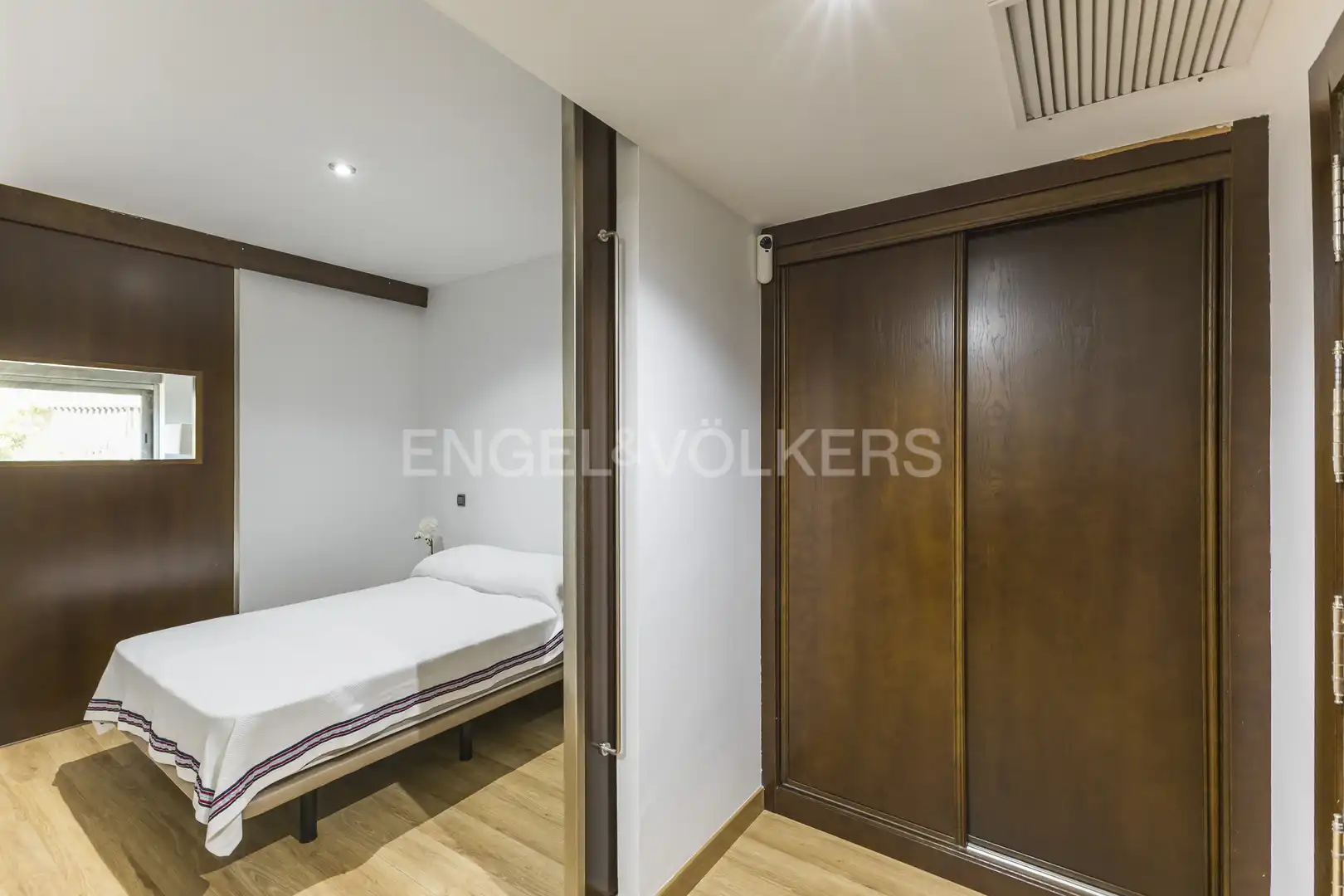 Bedroom of Flat for rent in Madrid  with Air Conditioner, Heating and Swimming Pool