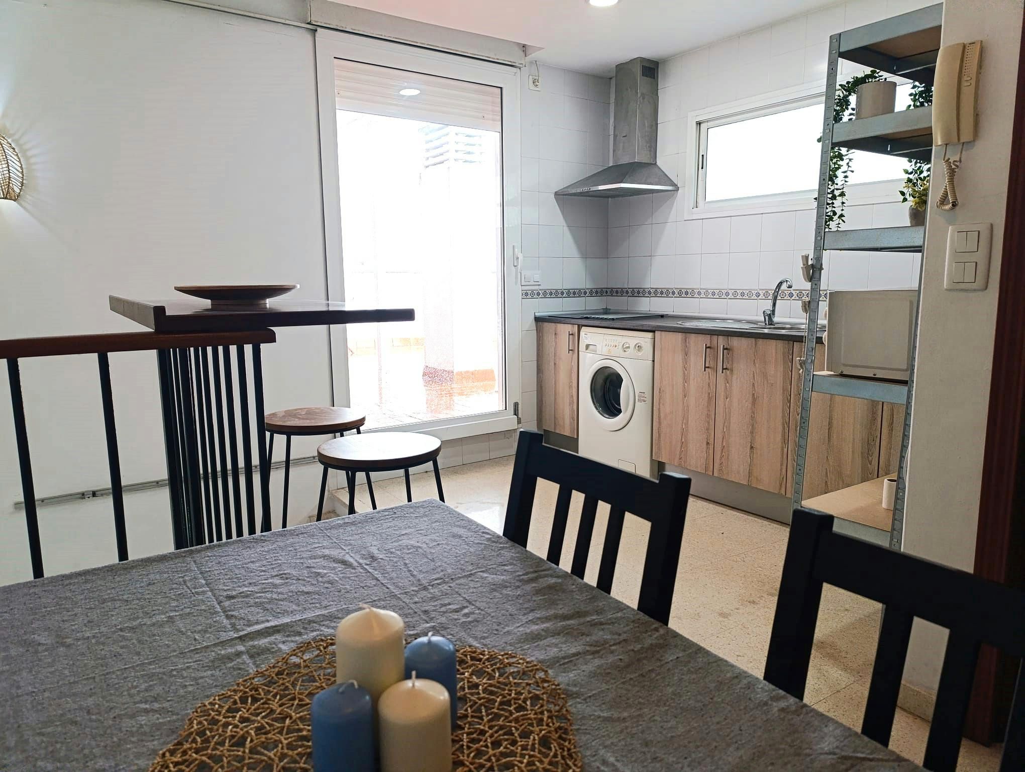 Cocina de Piso de alquiler en  Sevilla Capital con Aire acondicionado, Amueblado y Lavadora