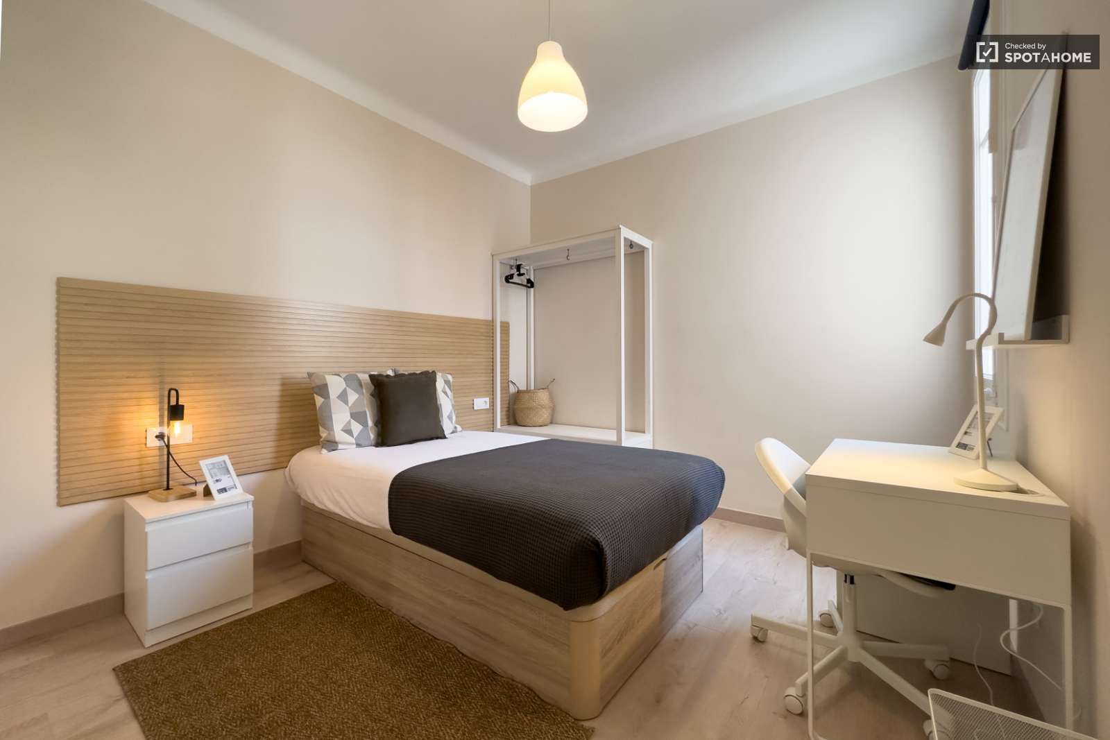 Habitación de Piso para compartir en  Barcelona Capital con Aire acondicionado y Terraza