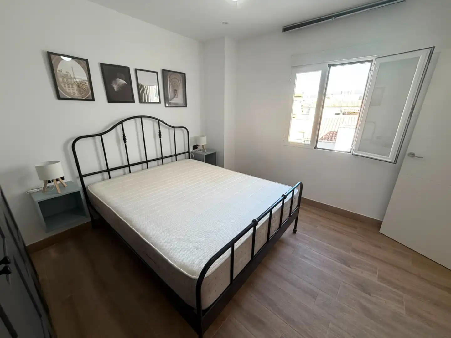 Dormitori de Pis en venda en Jaén amb Aire condicionat, Moblat i Balcó