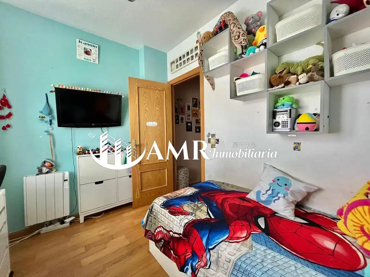 Habitación de Casa adosada en venta en Seseña con Aire acondicionado, Calefacción y Jardín privado