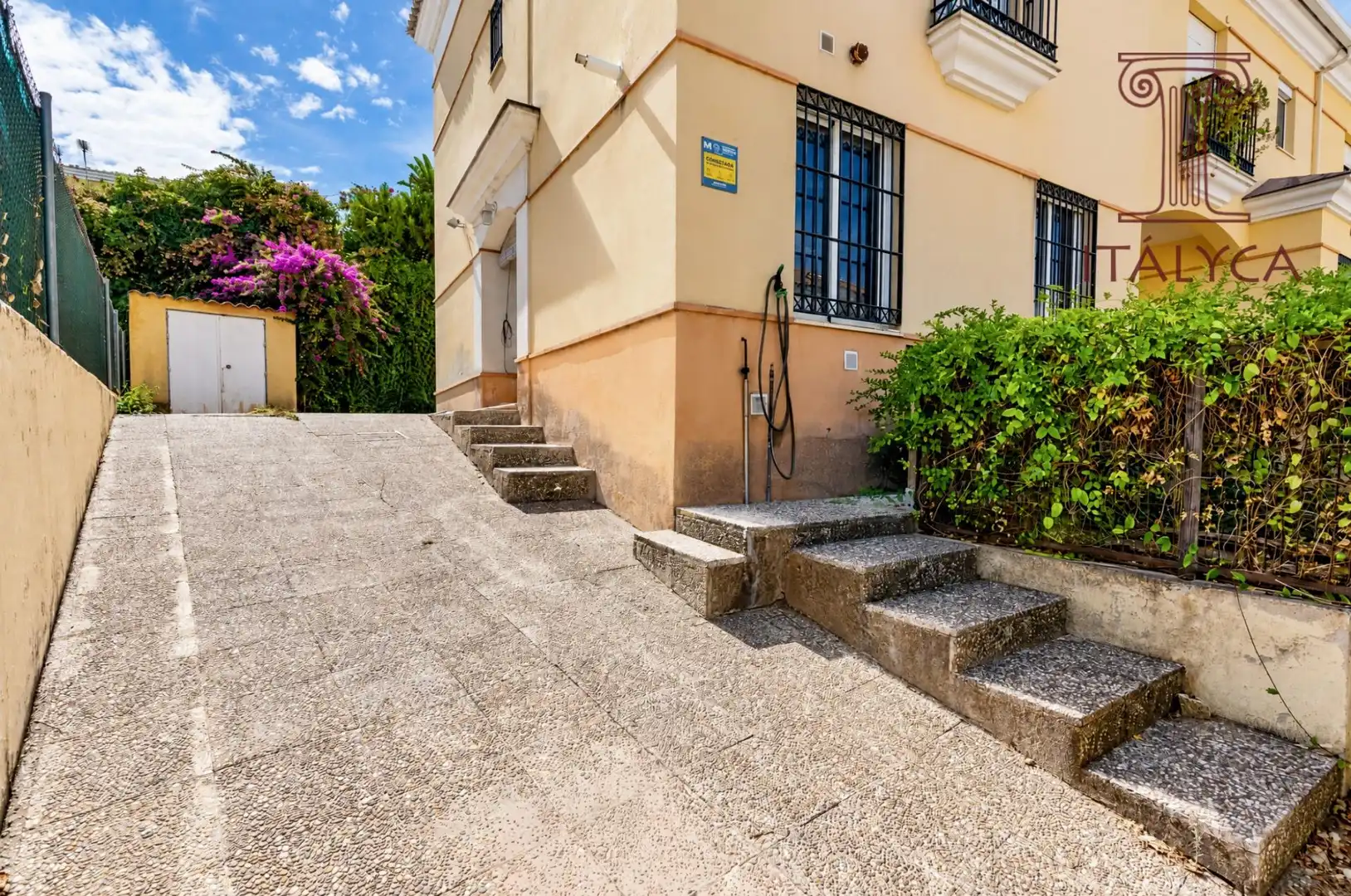 Casa aparellada amb terrassa en venda a Avenida Avenida Clara Campoamor, imagen 3
