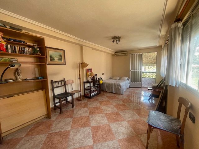Habitación de Casa adosada en venta en Alicante / Alacant con Terraza, Amueblado y Balcón