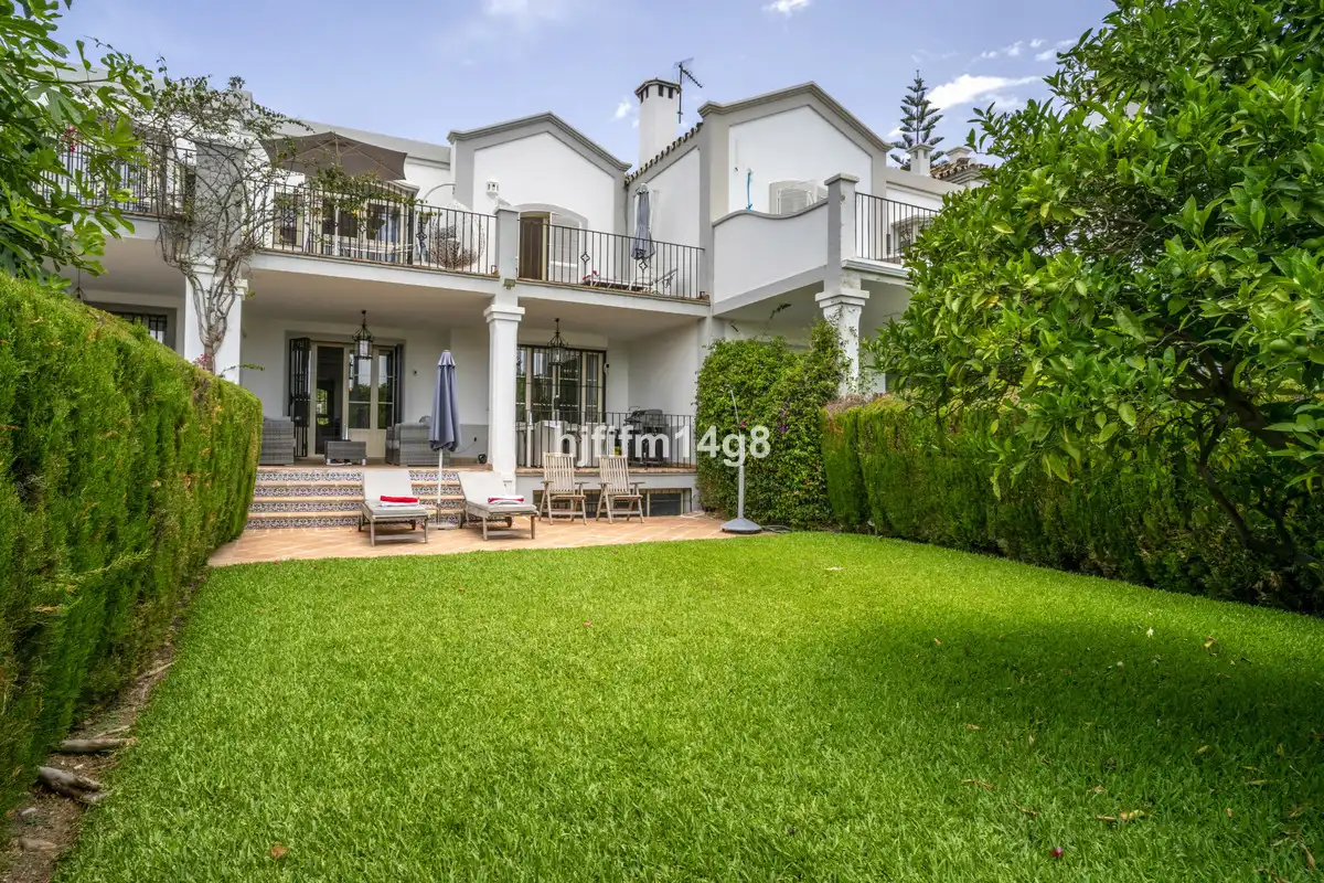 Villa con terrazza in vendita a Urbanización los Olivos I 1