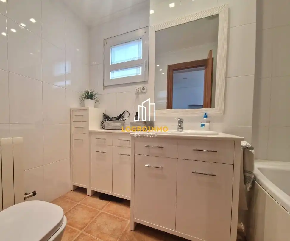 House with pool for sale in Avda. Madrid, imagen 30