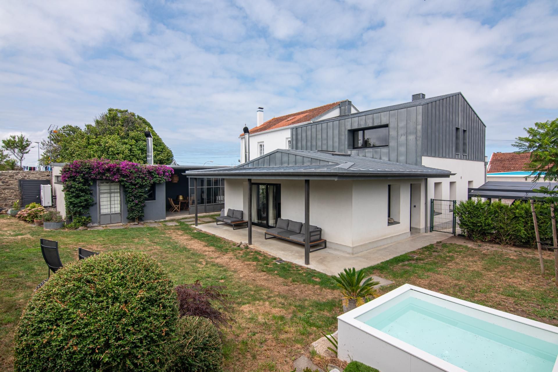 Exterior view of House or chalet for sale in Oleiros  with Heating, Private garden and Swimming Pool