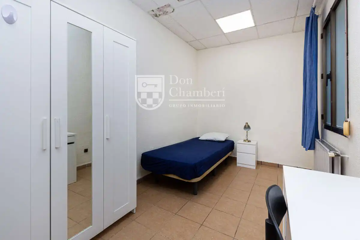 Schlafzimmer von Wohnung zum Verkauf in Madrid