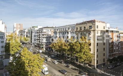 Vista exterior de Apartament en venda en  Madrid Capital amb Aire condicionat