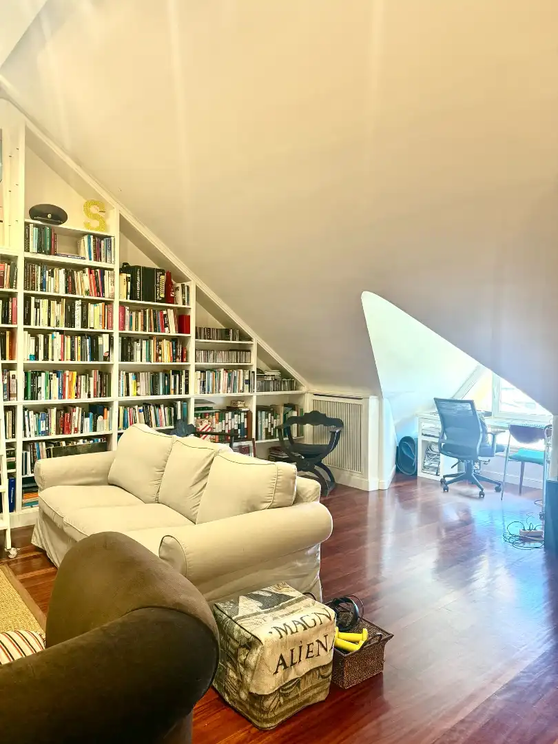 Sala d'estar de Casa adosada en venda en Vigo  amb Calefacció, Jardí privat i Parquet
