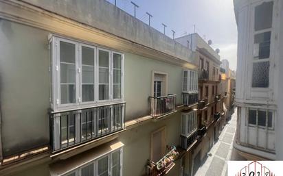 Exterior view of Flat for sale in  Cádiz Capital  with Balcony