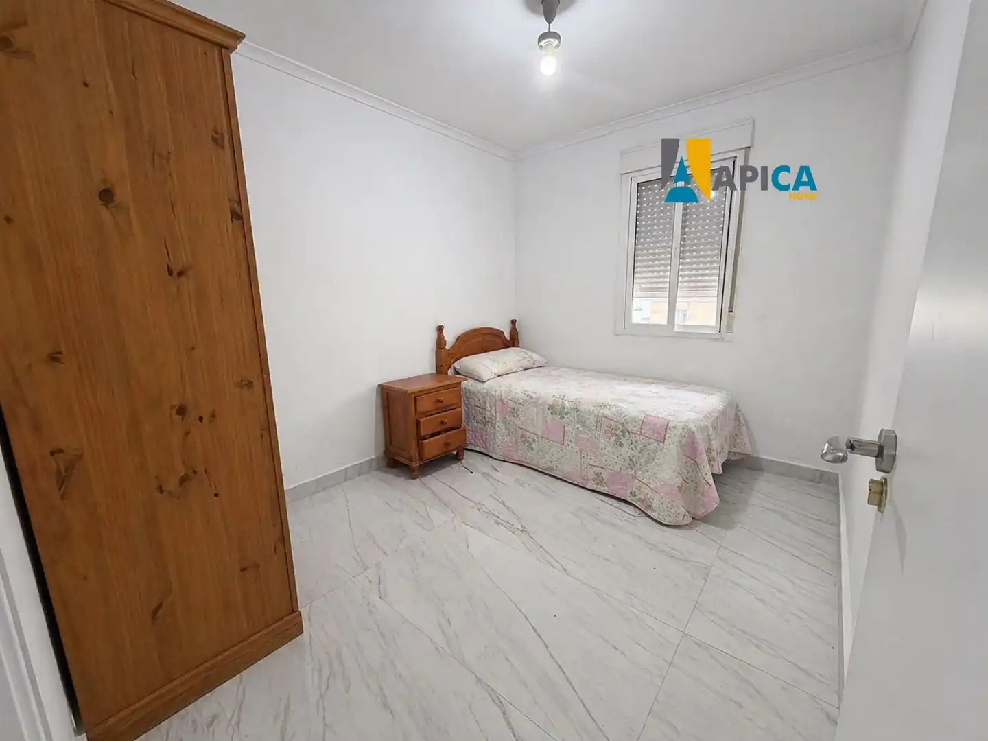 Habitación de Piso en venta en La Línea de la Concepción