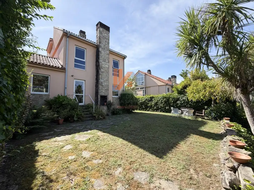 Jardín de Casa adosada en venta en Brión con Jardín privado, Trastero y Horno