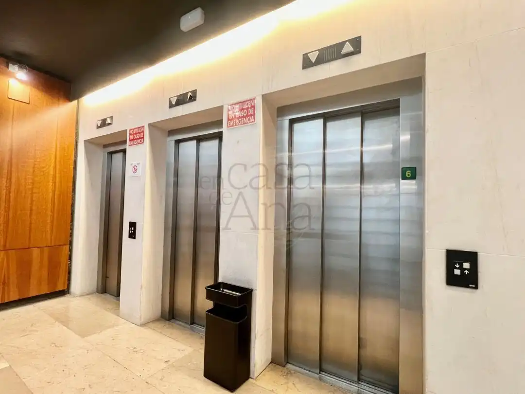 Office space with lift for sale in Gran Vía de Don Diego López de Haro 17, imagen 4