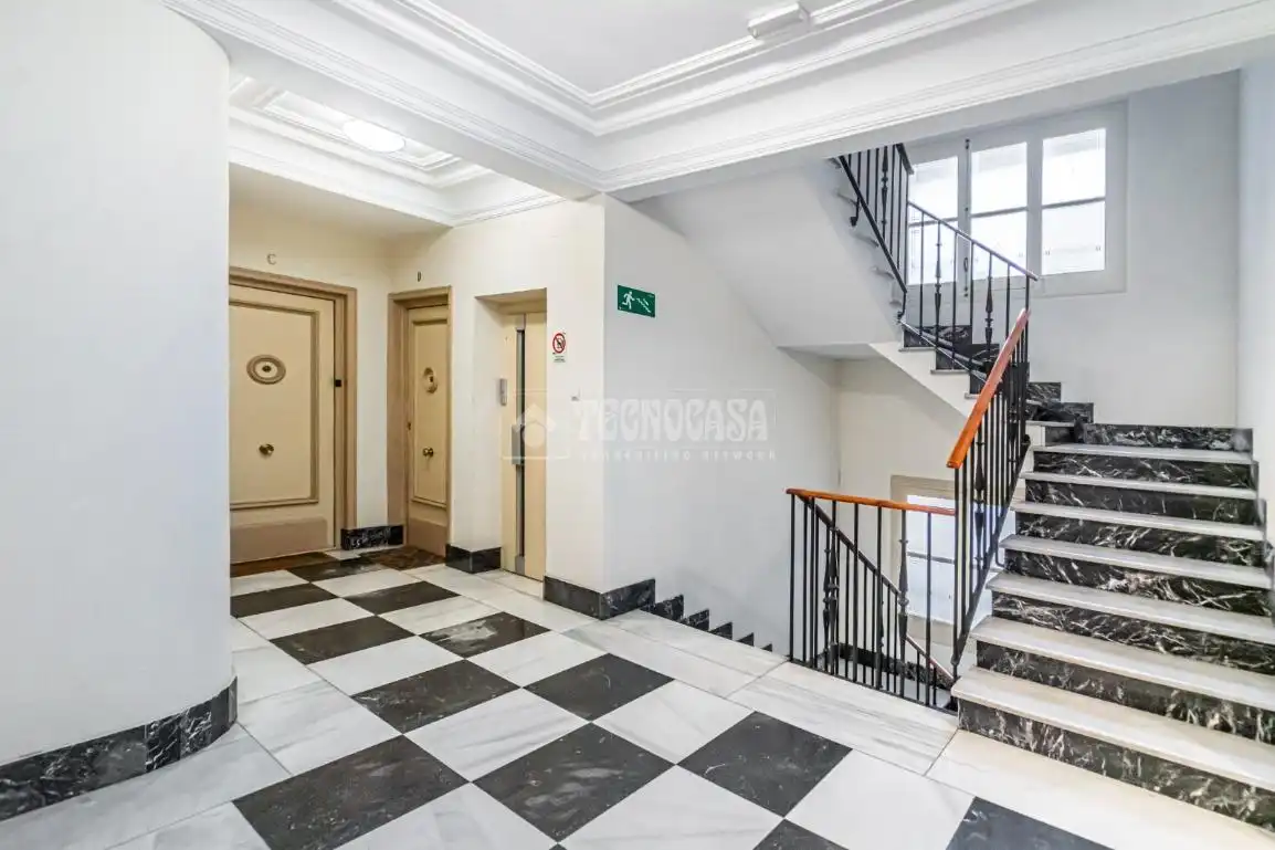 Flat for sale in Madrid  with Parquet flooring