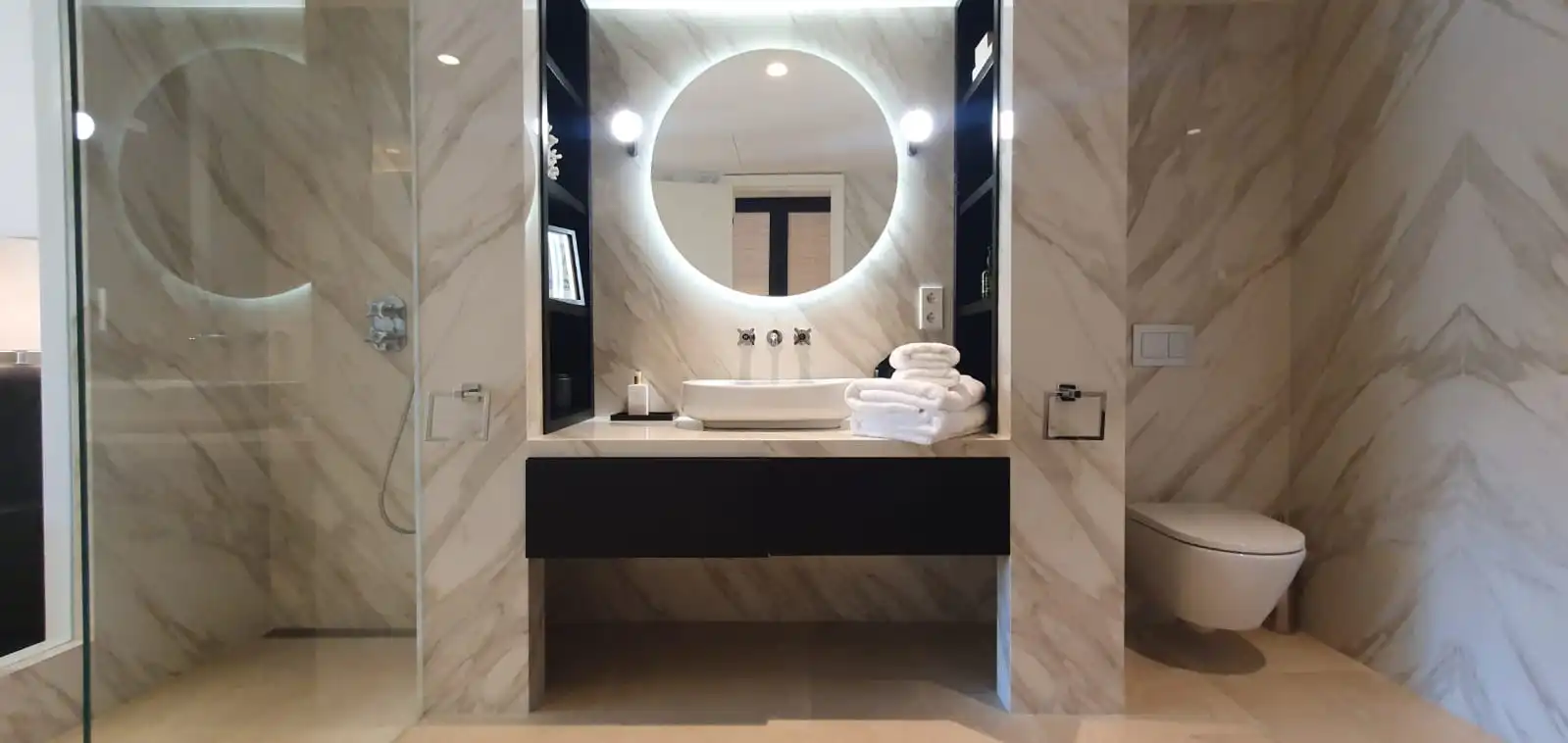 Baño de Apartamento en venta en Marbella con Calefacción, Terraza y Trastero