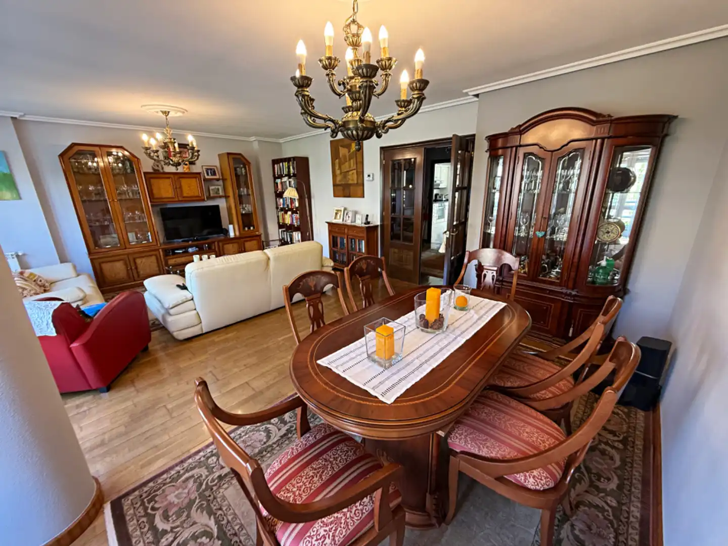 Comedor de Casa adosada en venta en Oviedo  con Calefacción, Jardín privado y Parquet