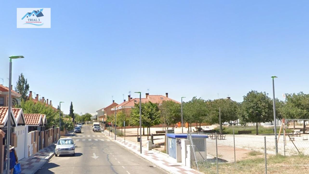 Vista exterior de Casa adosada en venta en Illescas con Jardín privado