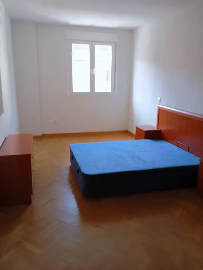 Dormitori de Apartament de lloguer en Aranjuez amb Aire condicionat, Calefacció i Parquet