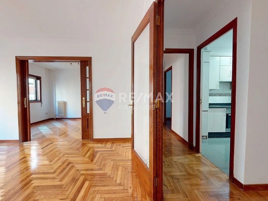 Pis en venda en Vigo  amb Calefacció, Parquet i Traster