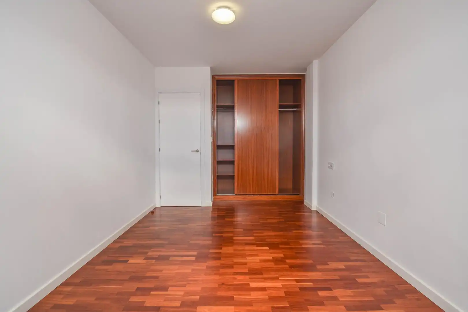 Dormitori de Àtic de lloguer en Cambre  amb Calefacció, Parquet i Terrassa