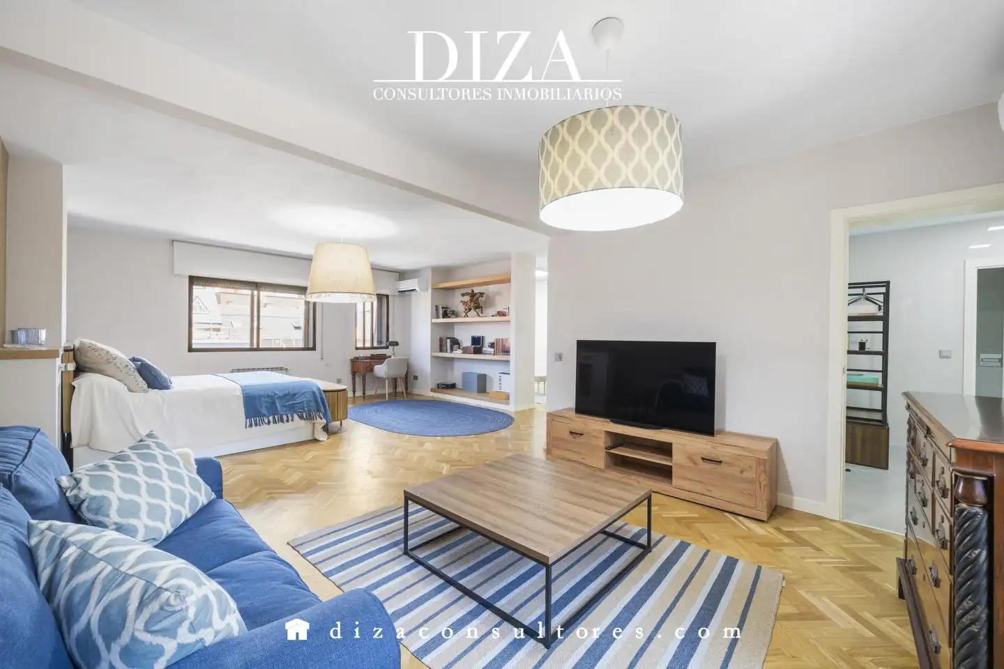 Living room of Houses for sale in Madrid  with Air Conditioner, Heating and Terrace