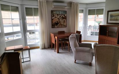 Sala d'estar de Apartament en venda en Palencia Capital amb Aire condicionat