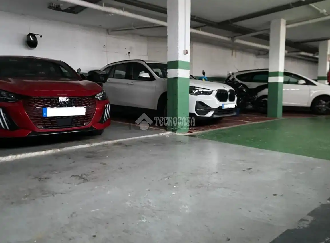Aparcament de Garatge en venda en Santa Coloma de Gramenet