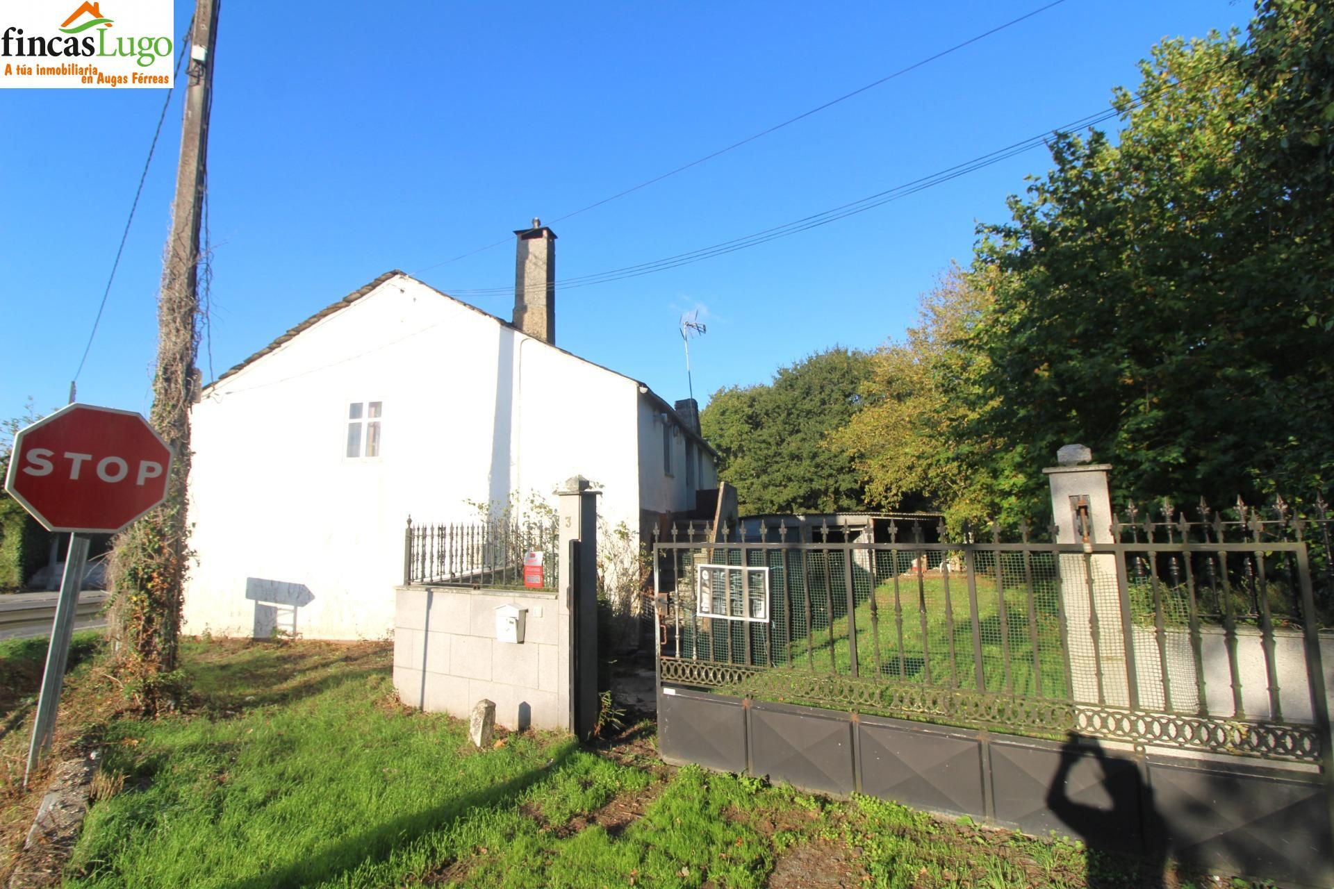 Vista exterior de Casa o xalet en venda en Lugo Capital amb Calefacció, Jardí privat i Traster