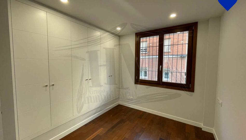 Foto 1 de Pis en venda a Valdeacederas, Madrid