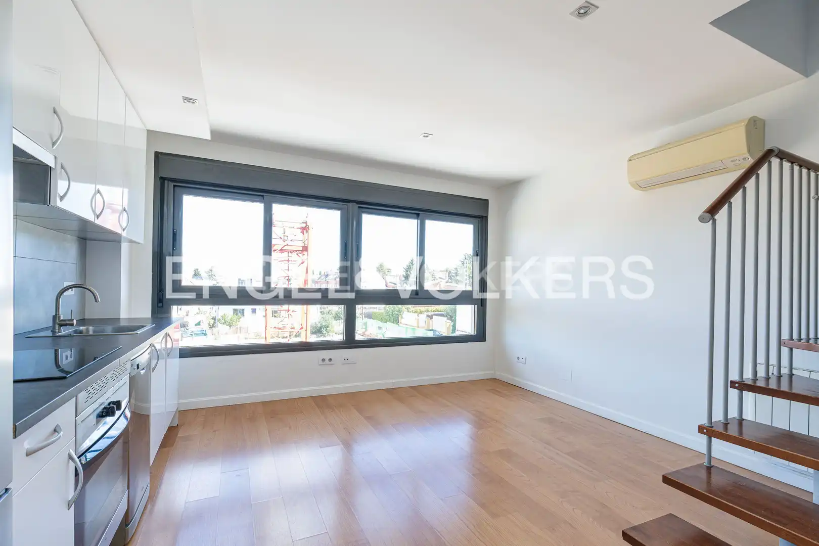 Habitación de Dúplex en venta en Pozuelo de Alarcón con Aire acondicionado y Calefacción